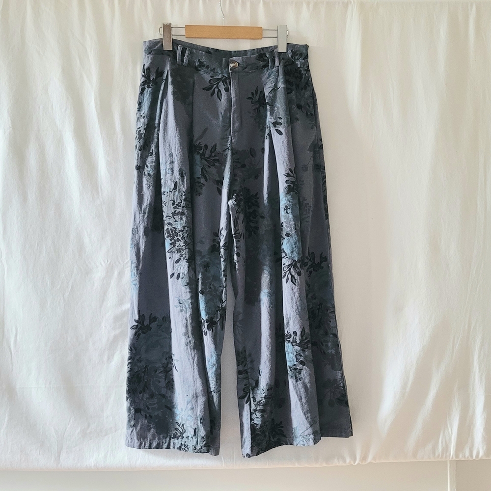Floral Wide-Leg Pants in Charcoal